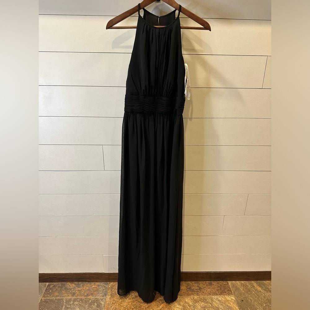 David’s Bridal Elegant Black High neck Chiffon Dress-size 4